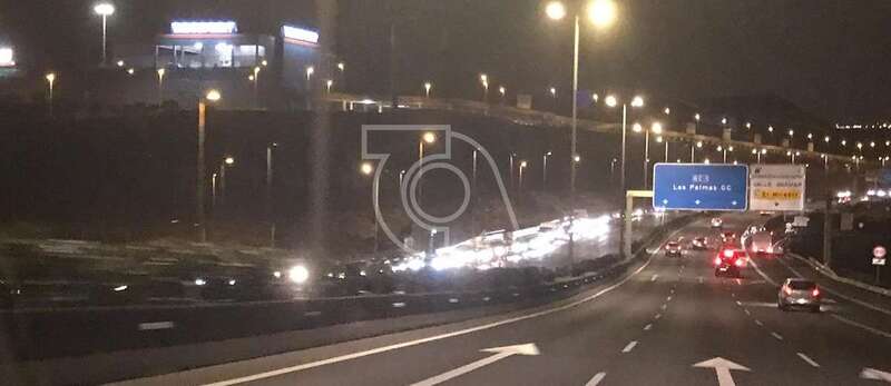 Imagen de la cola ocasionada por el control policial/TA.